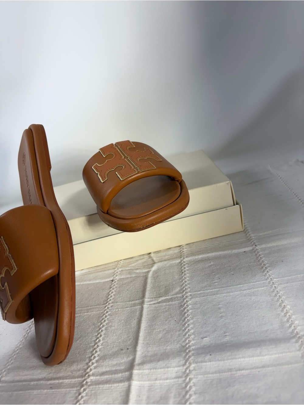 Tory Burch Tan/Brown Leather Logo Slide Sandals - Picture 4 of 7